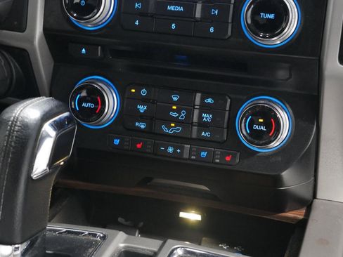 Used 2016 Ford F150 Lariat w/ Equipment Group 502A Luxury image 21