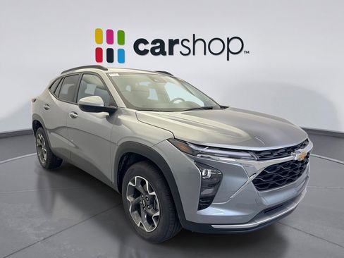 Used 2024 Chevrolet Trax LT w/ Driver Confidence Package FWD image 7