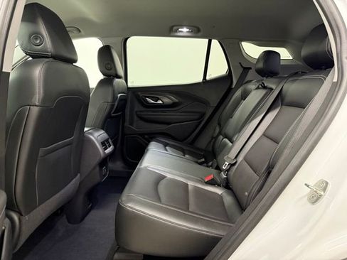 Used 2023 GMC Terrain SLT image 17