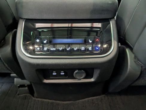 Used 2025 INFINITI QX80 Sensory AWD/4WD image 12