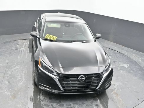 Used 2024 Nissan Altima 2.5 SV FWD image 33