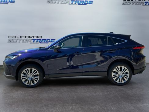 Used 2023 Toyota Venza Limited AWD/4WD image 8