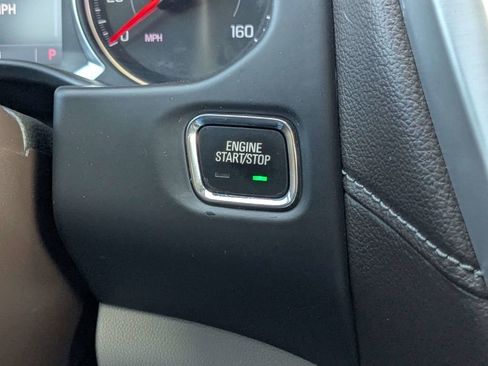 Used 2023 GMC Acadia SLT w/ Preferred Package FWD image 27