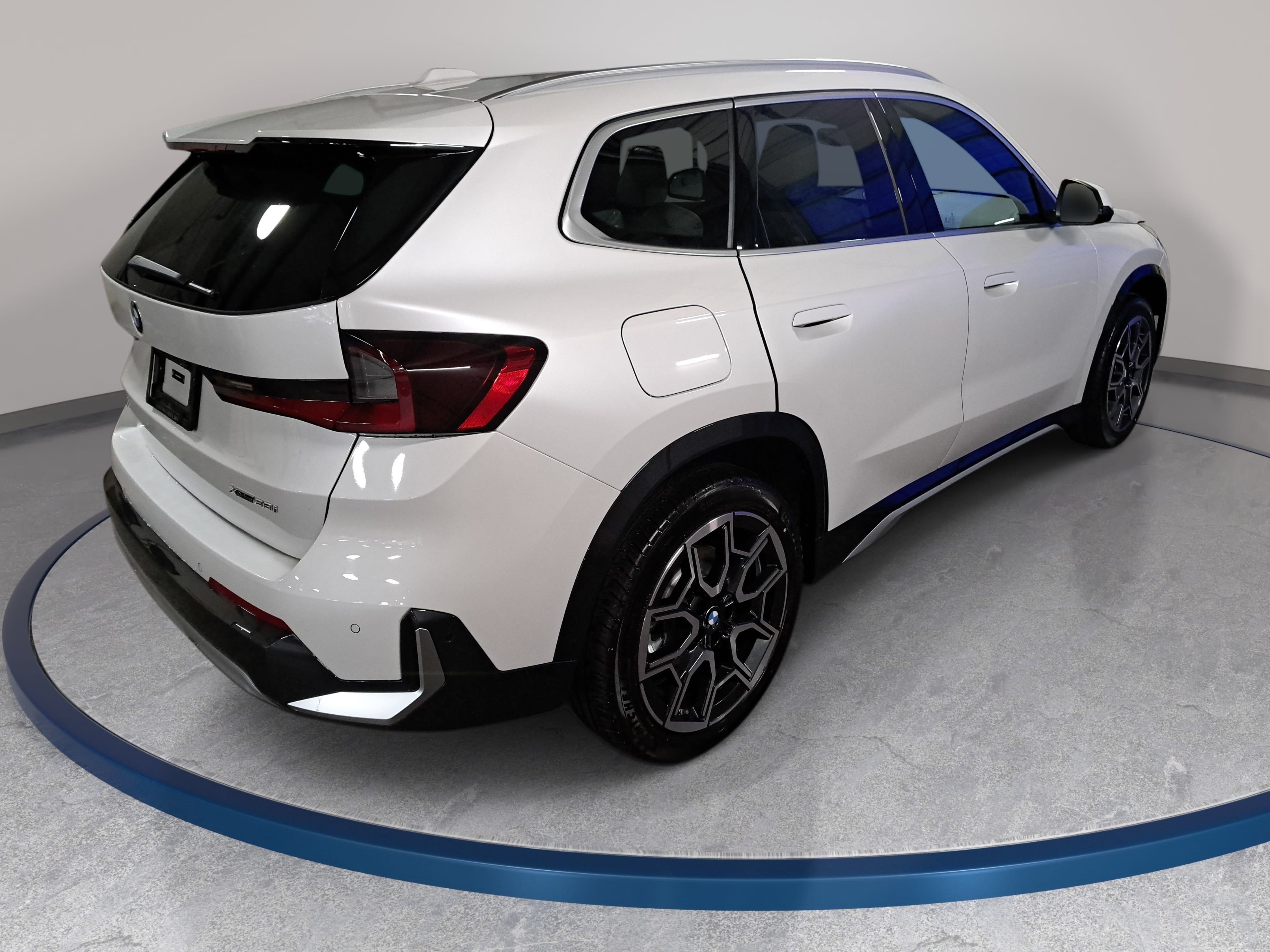 Certified 2027 BMW X1 xDrive28i AWD/4WD image 5
