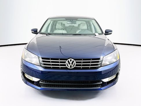 Used 2013 Volkswagen Passat TDI SEL Premium image 2