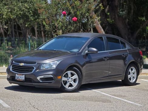 Used 2016 Chevrolet Cruze LT w/ Technology Package FWD image 22