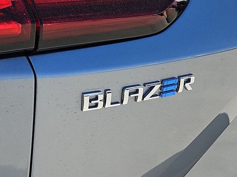 Used 2026 Chevrolet Blazer EV LT AWD/4WD image 32