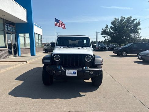 Used 2023 Jeep Wrangler Unlimited w/ Cold Weather Group AWD/4WD image 2