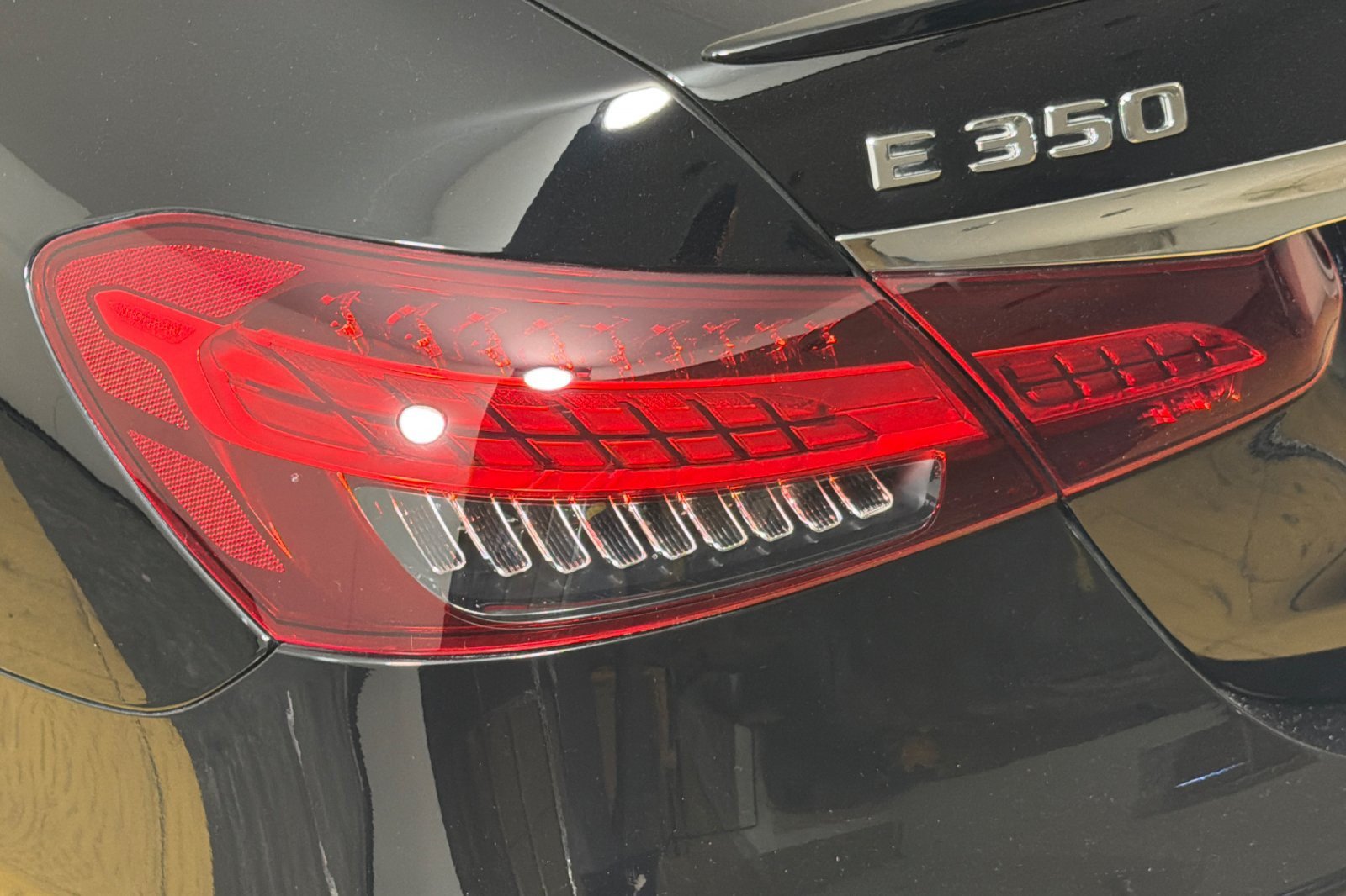 Used 2023 Mercedes-Benz E 350 Sedan image 25