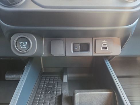 Used 2025 Ford Maverick Tremor AWD/4WD image 21