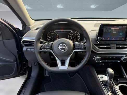New 2025 Nissan Altima 2.5 SR image 25