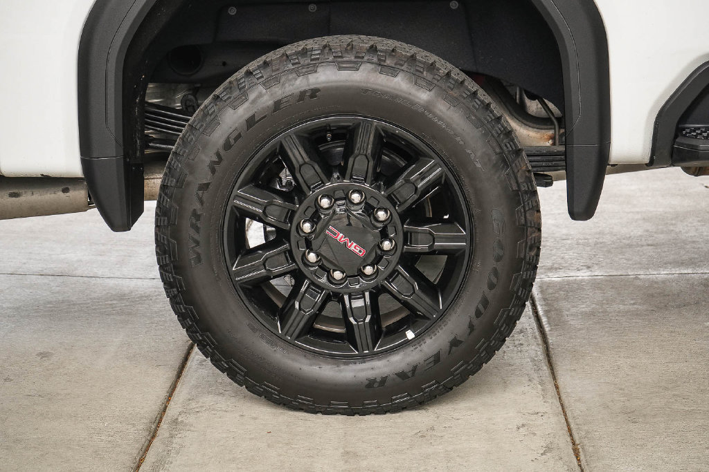 Used 2026 GMC Sierra 2500 AT4 AWD/4WD image 13
