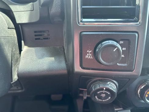 Used 2017 Ford F150 XLT w/ Equipment Group 302A Luxury AWD/4WD image 23