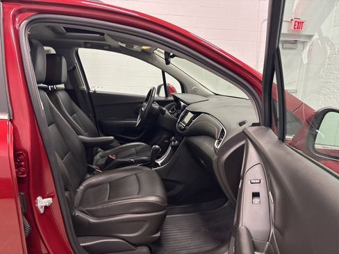 Used 2019 Chevrolet Trax Premier image 29