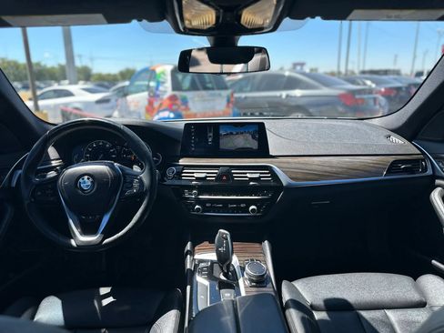 Used 2018 BMW 530i xDrive AWD/4WD image 12