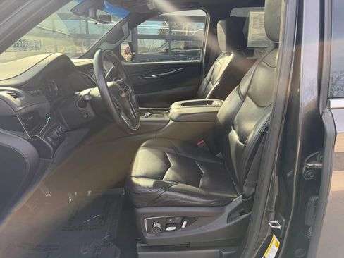 Used 2017 Cadillac Escalade ESV Platinum image 13