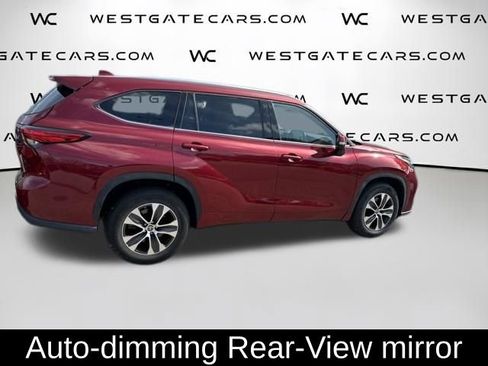 Used 2021 Toyota Highlander XLE image 23