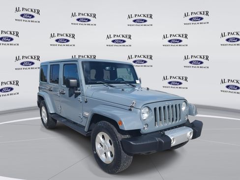 Used 2015 Jeep Wrangler Unlimited Sahara w/ Connectivity Group image 7