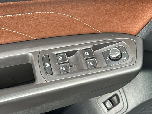 Used 2022 Volkswagen Atlas SEL Premium image 11