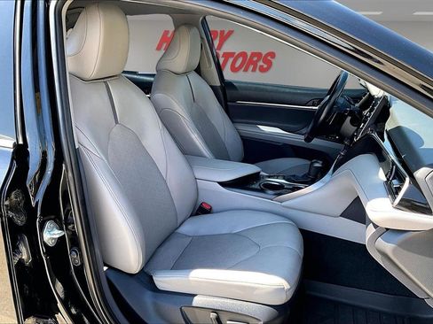 Used 2023 Toyota Camry XSE FWD image 30