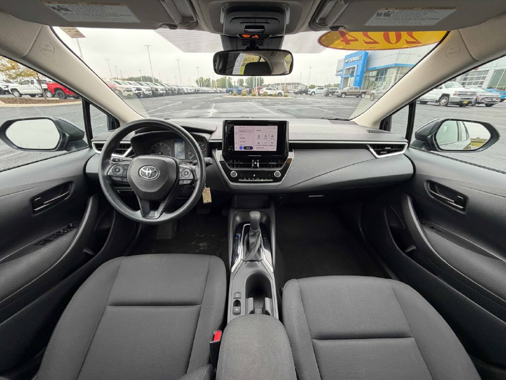 Used 2024 Toyota Corolla LE FWD image 29