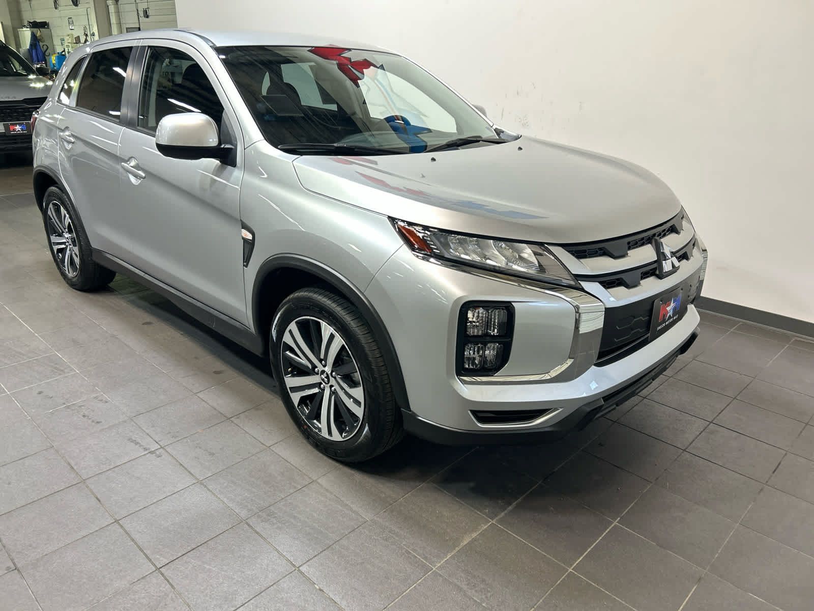 Used 2025 Mitsubishi Outlander Sport ES AWD/4WD image 2