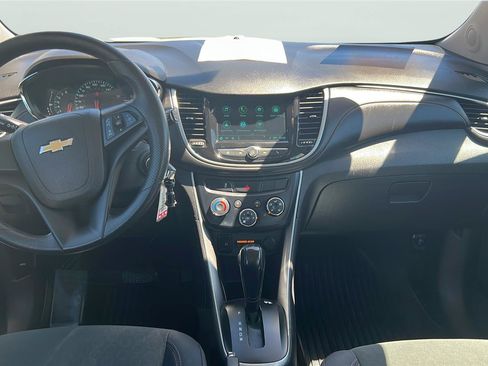 Used 2019 Chevrolet Trax LS AWD/4WD image 9