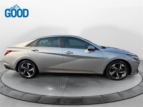 Used 2022 Hyundai Elantra Limited image 6