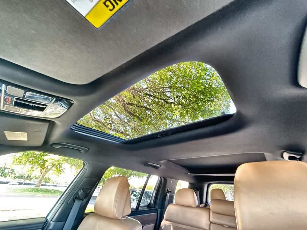 Used 2025 Hyundai Santa Fe Limited FWD image 17