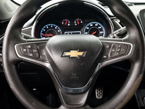 Used 2017 Chevrolet Malibu LT FWD image 13