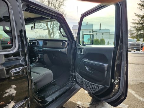Used 2019 Jeep Wrangler Unlimited Sport S image 42