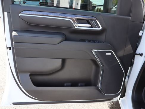Used 2025 Chevrolet Silverado 2500 LTZ w/ LTZ Plus Package AWD/4WD image 23