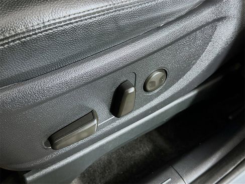 Used 2020 Hyundai Palisade SEL w/ Premium Package image 18