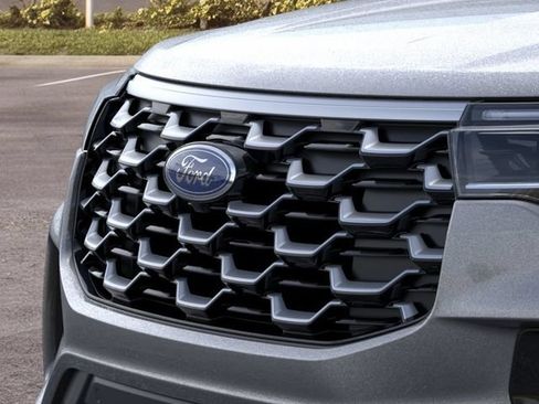 New 2026 Ford Explorer Platinum w/ LUX Leather Package AWD/4WD image 17