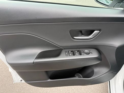 Certified 2025 Hyundai Kona Limited FWD image 31
