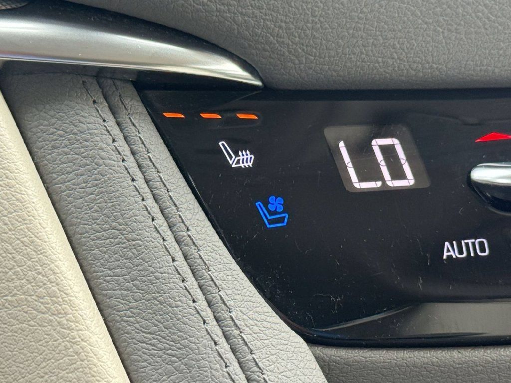 Used 2021 Cadillac XT5 Premium Luxury AWD/4WD image 22