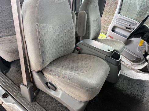 Used 2000 Ford F350 XLT image 32