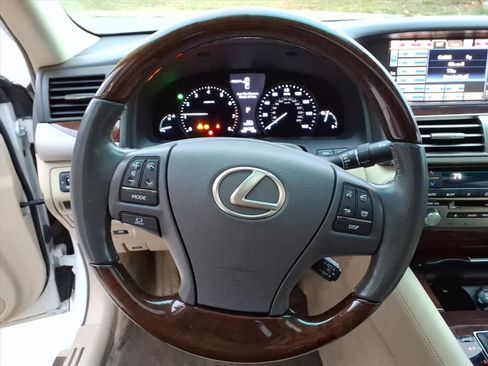 Used 2014 Lexus LS 460 w/ Comfort Package RWD image 17