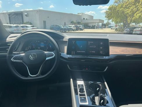New 2026 Volkswagen Atlas SE FWD image 48