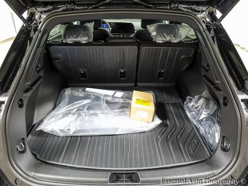 New 2026 Chevrolet Equinox EV LT image 17