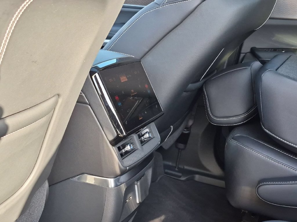 Certified 2026 Cadillac Vistiq Luxury AWD/4WD image 18