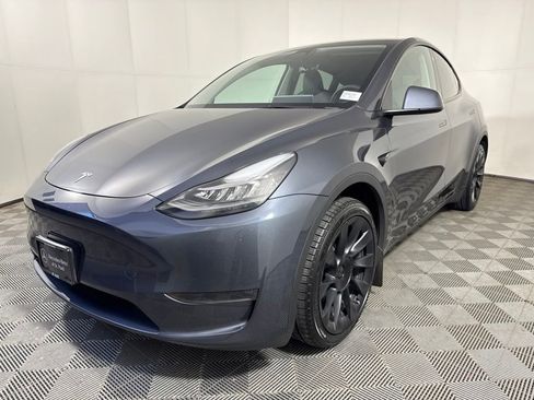Used 2023 Tesla Model Y Long Range AWD/4WD image 12