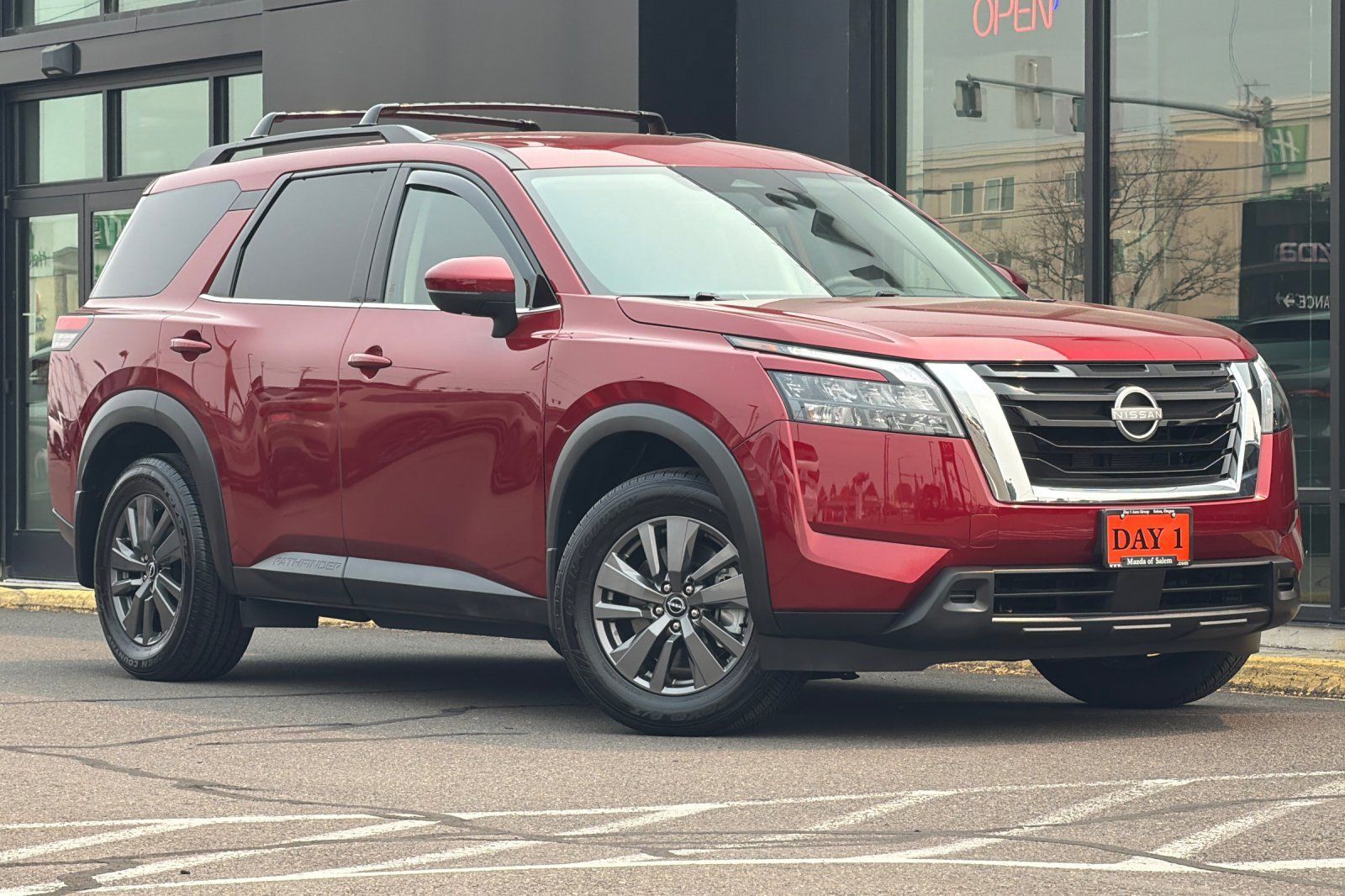 Used 2024 Nissan Pathfinder SV AWD/4WD image 2