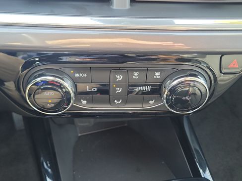 Used 2025 Chevrolet Trax ACTIV w/ Driver Confidence Package FWD image 34