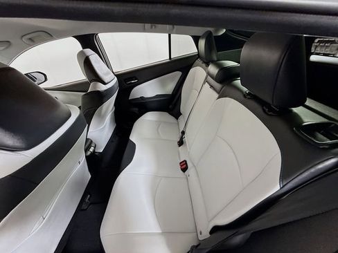 Certified 2022 Toyota Prius XLE image 9