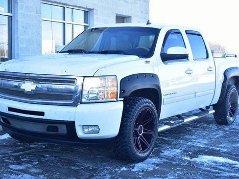 Used 2010 Chevrolet Silverado 1500 LTZ w/ Convenience Package image 9
