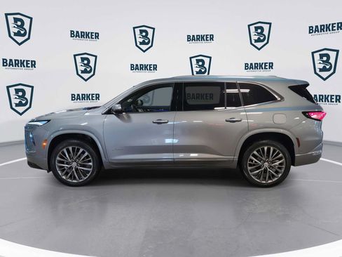 Used 2025 Buick Enclave Avenir AWD/4WD image 6