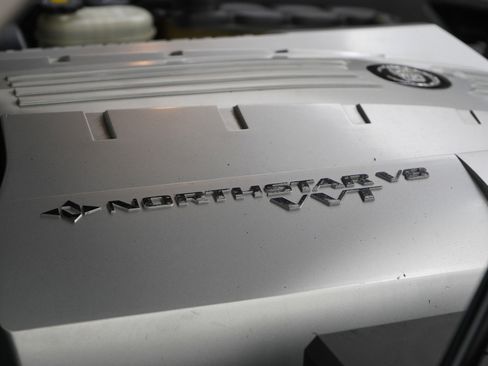 Used 2005 Cadillac XLR image 36