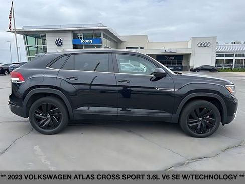 Used 2023 Volkswagen Atlas Cross Sport SE w/ Black Wheel Package AWD/4WD image 2