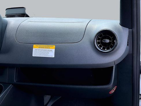 Used 2025 Mercedes-Benz Sprinter 2500 image 18
